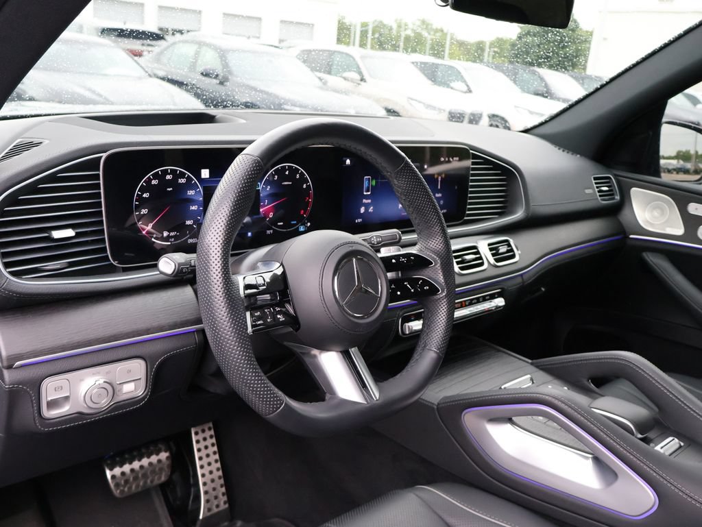 Used 2024 Mercedes-Benz GLS 580 4MATIC image 4