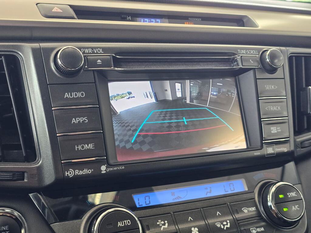 Used 2015 Toyota RAV4 Limited AWD/4WD image 28