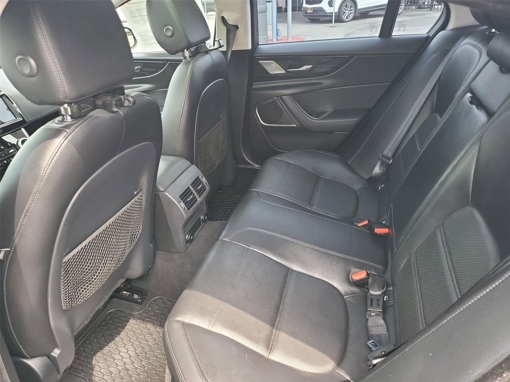 Used 2020 Jaguar XE S RWD image 18