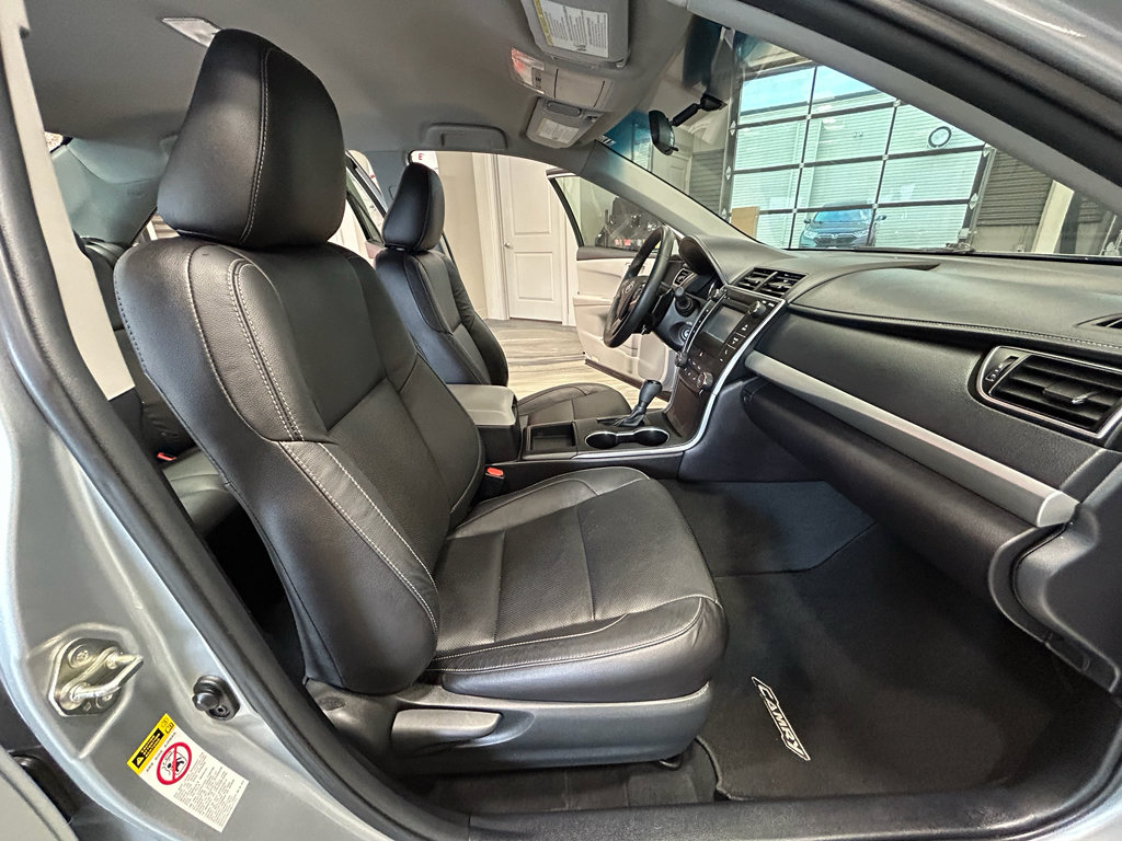 Used 2015 Toyota Camry SE FWD image 38