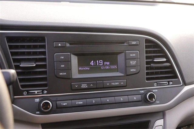 Used 2018 Hyundai Elantra SE image 14