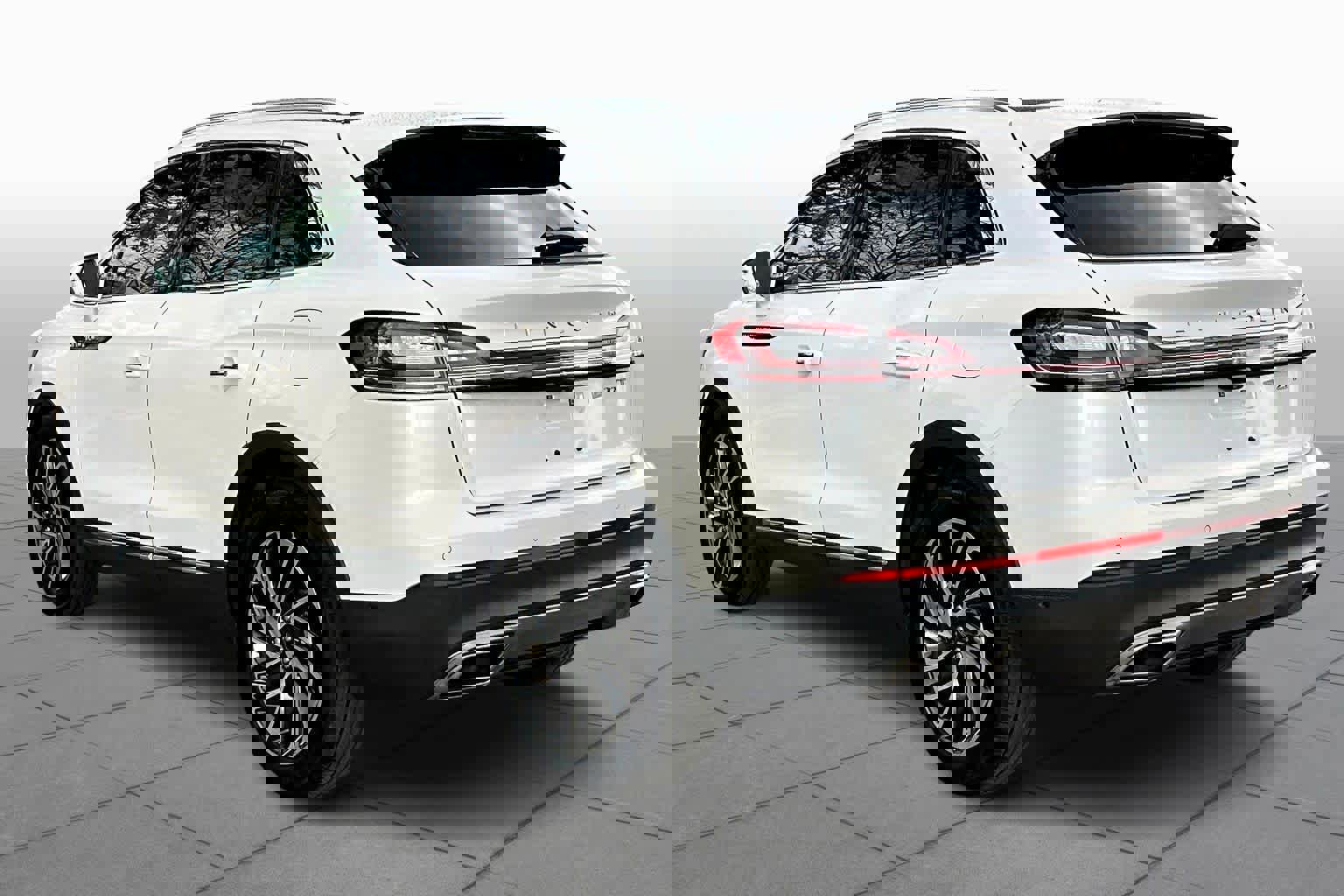 Used 2019 Lincoln Nautilus Reserve FWD image 12