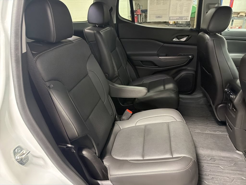Used 2023 GMC Acadia SLT w/ Technology Package AWD/4WD image 10
