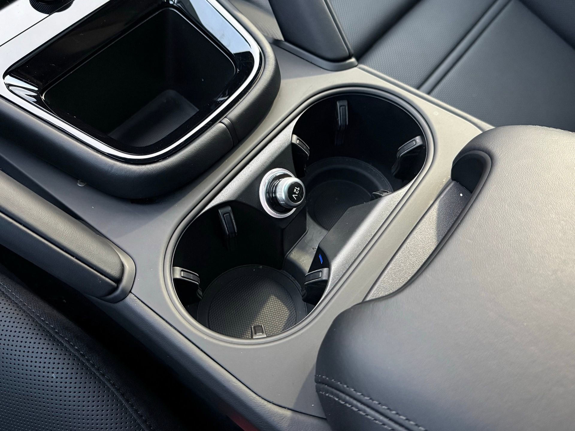 Used 2025 Porsche Cayenne S image 23