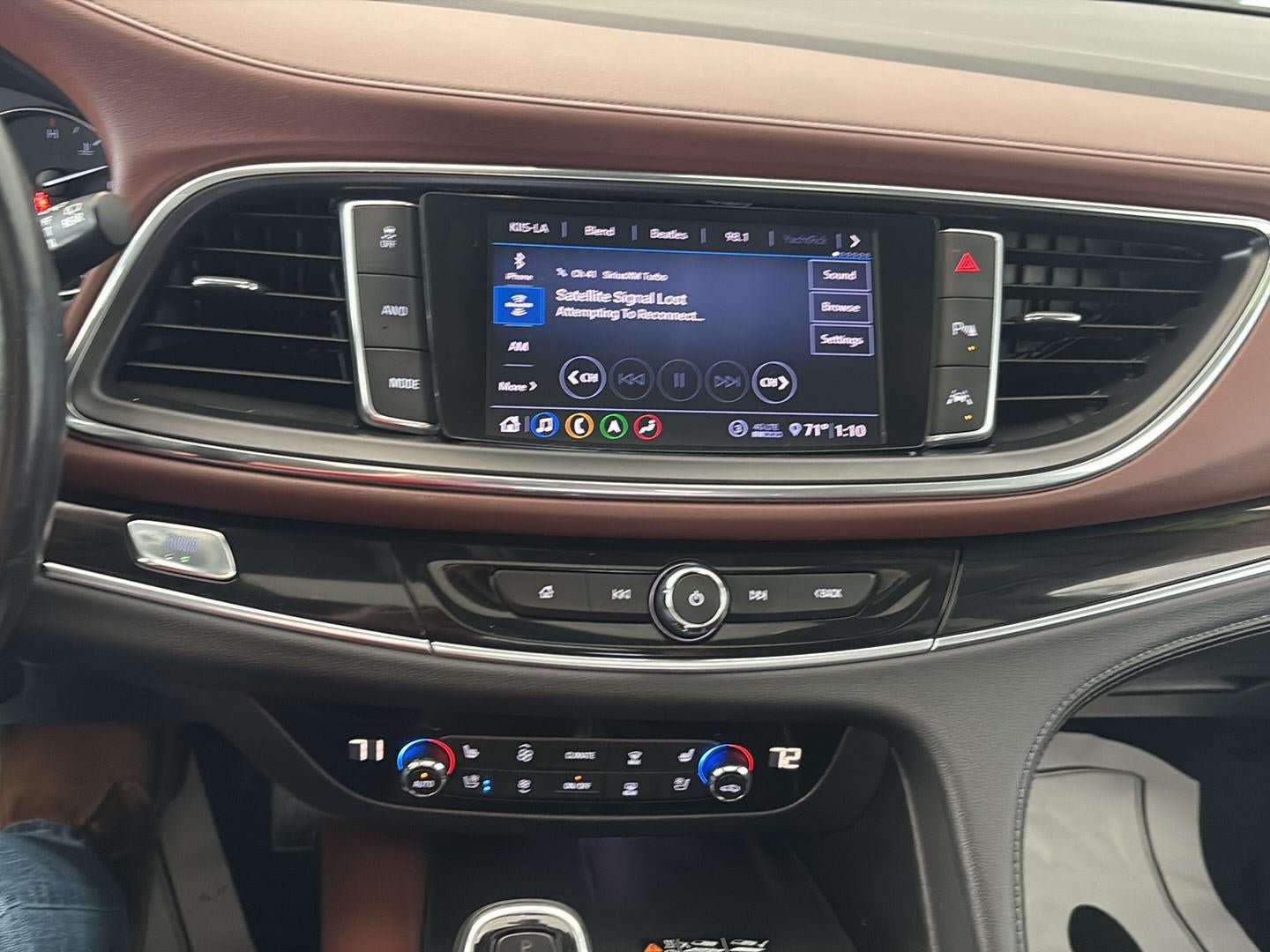Used 2021 Buick Enclave Avenir w/ Avenir Technology Package AWD/4WD image 19