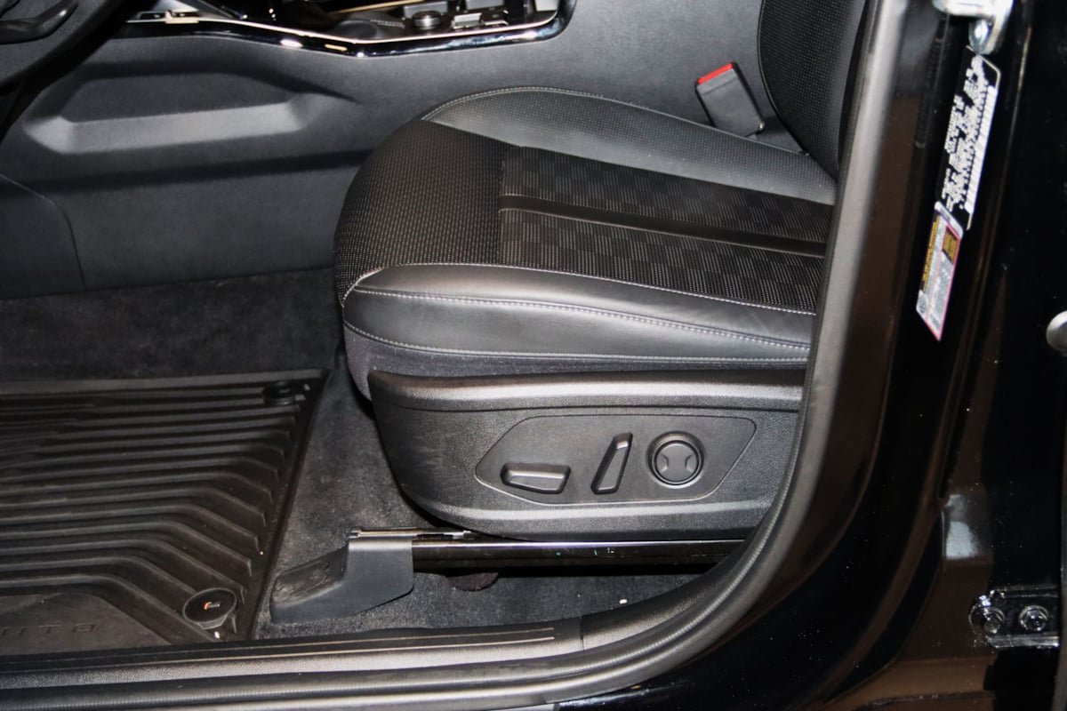 Used 2025 Kia Sorento SX AWD/4WD image 35