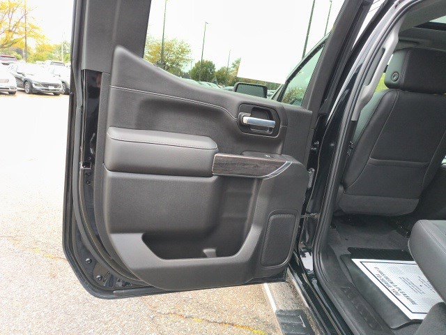 Used 2020 Chevrolet Silverado 1500 LTZ w/ LTZ Premium Package image 13