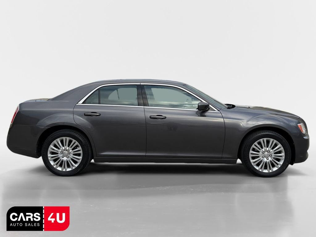 Used 2014 Chrysler 300 AWD w/ Driver Convenience Group image 8