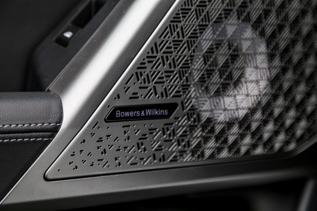 Used 2025 BMW i5 xDrive40 w/ Premium Package image 21