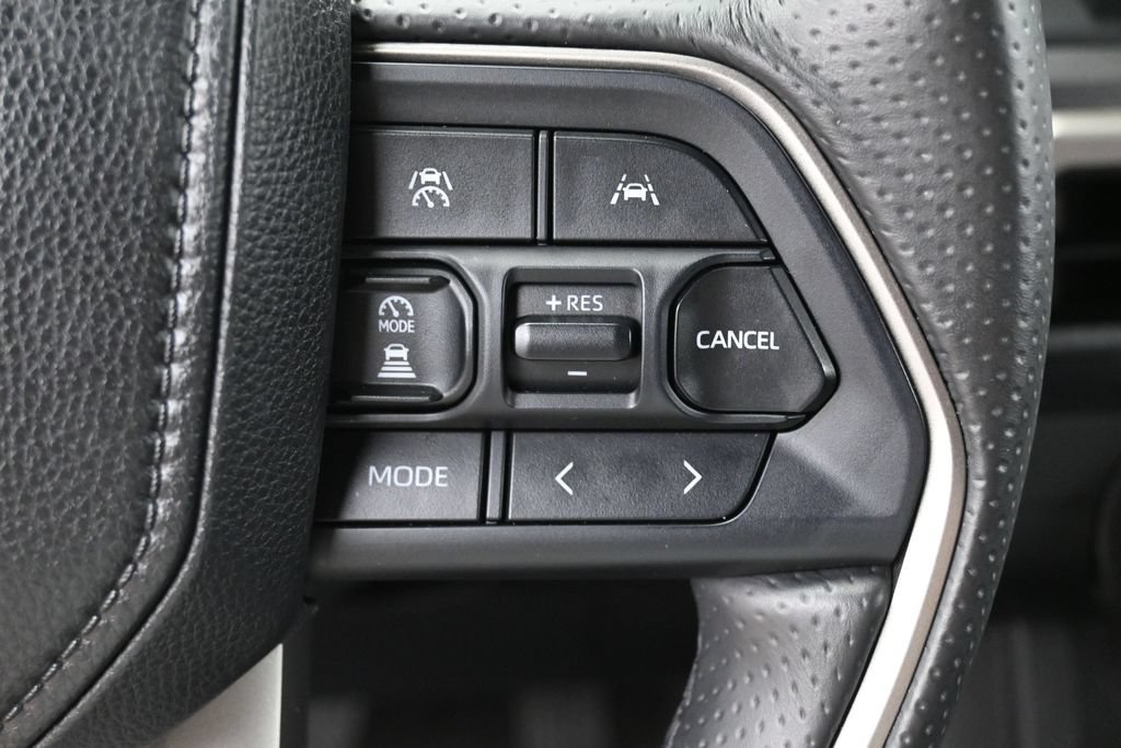 Certified 2025 Toyota 4Runner SR5 AWD/4WD image 17