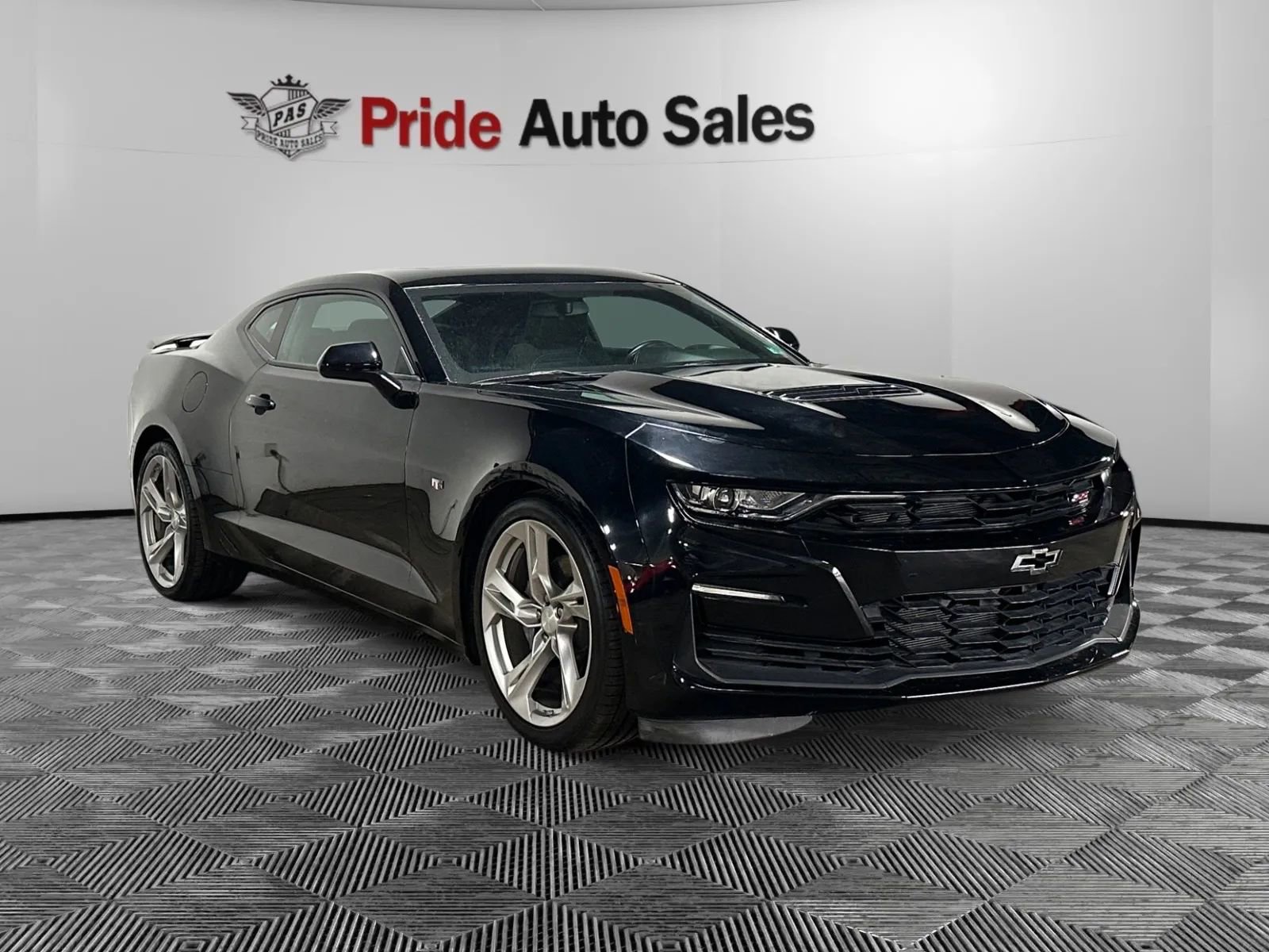 Used 2019 Chevrolet Camaro SS image 3