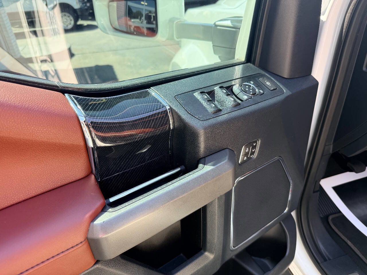 Used 2022 Ford F450 Platinum w/ FX4 Off-Road Package AWD/4WD image 30
