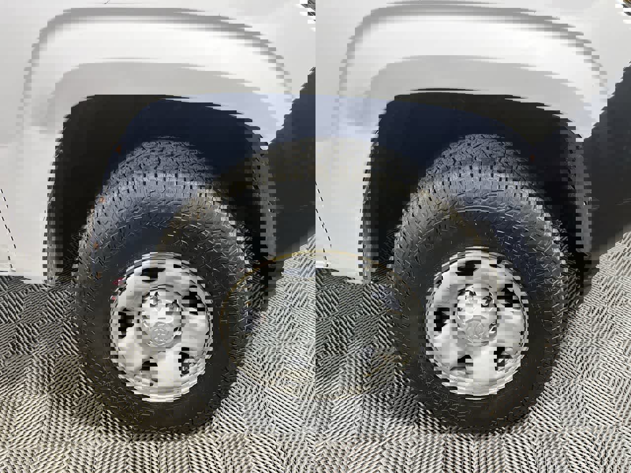 Used 2022 Toyota Tacoma SR image 10