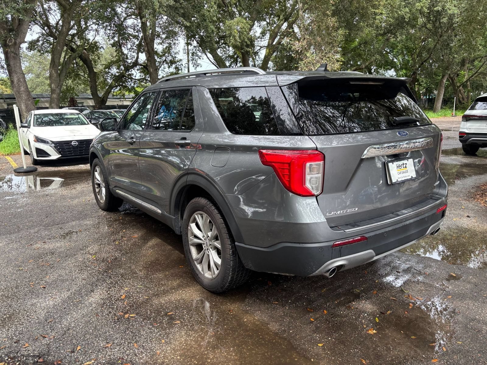 Used 2024 Ford Explorer Limited AWD/4WD image 8