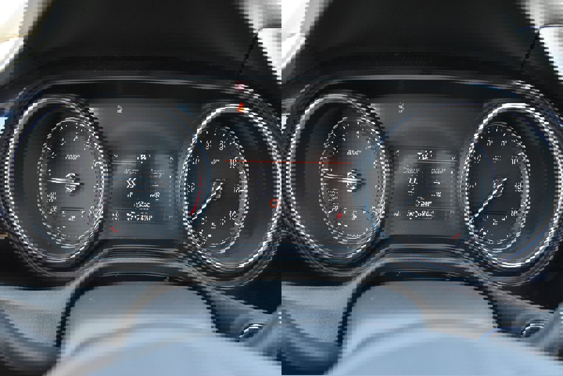 Used 2023 Buick Encore GX Select FWD image 32