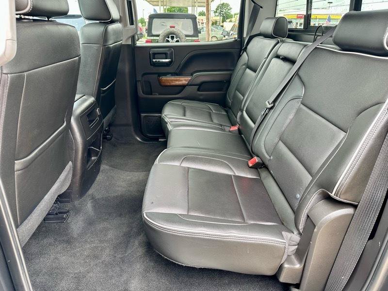 Used 2018 Chevrolet Silverado 1500 High Country RWD image 11