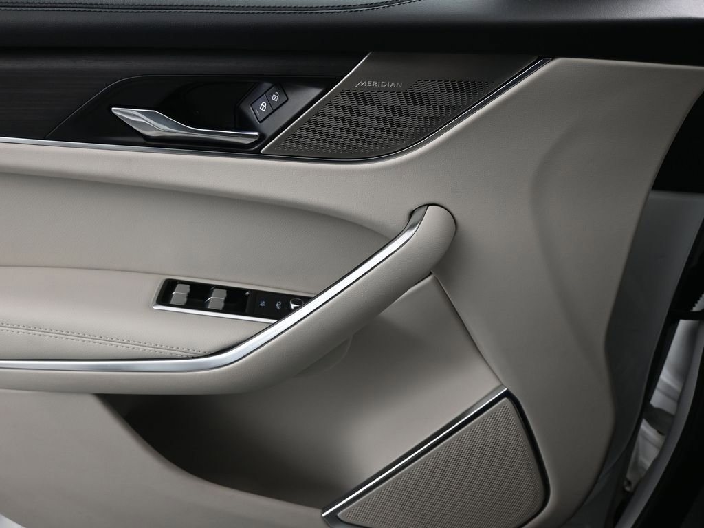 Used 2021 Jaguar F-PACE S image 12