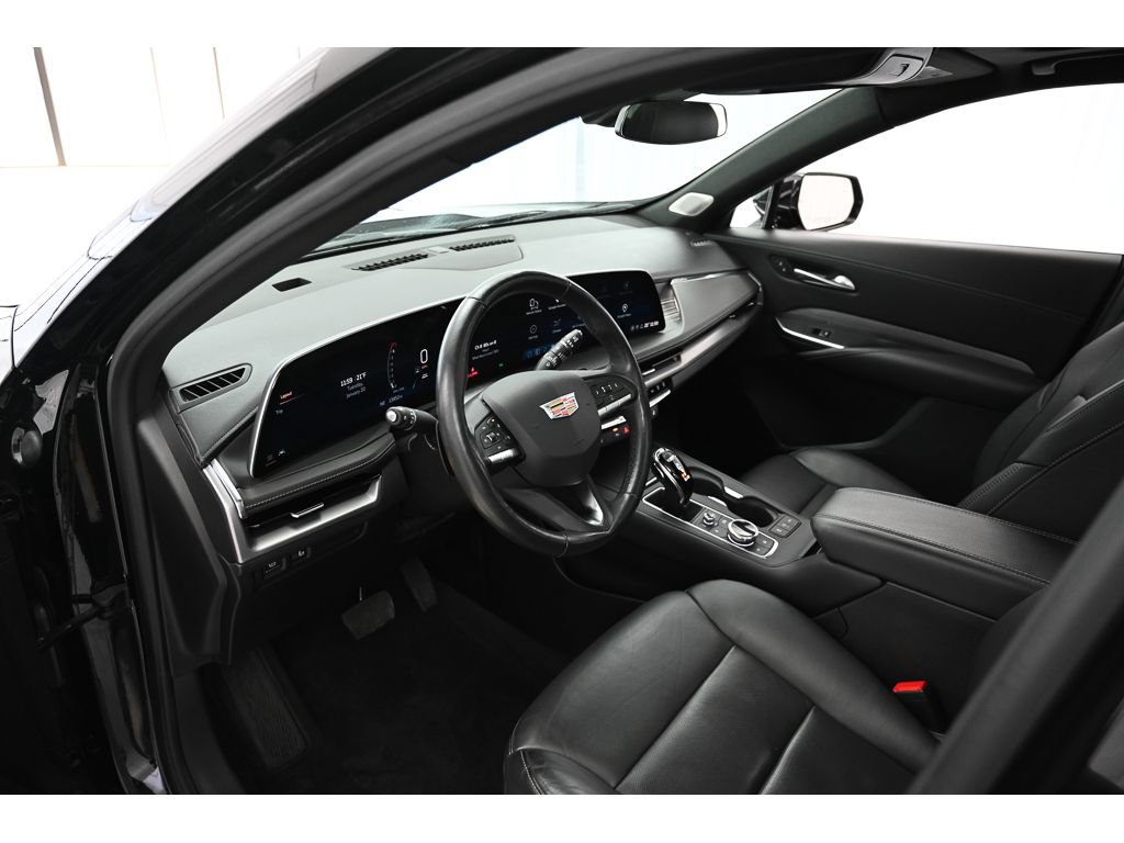 Used 2024 Cadillac XT4 Premium Luxury image 33