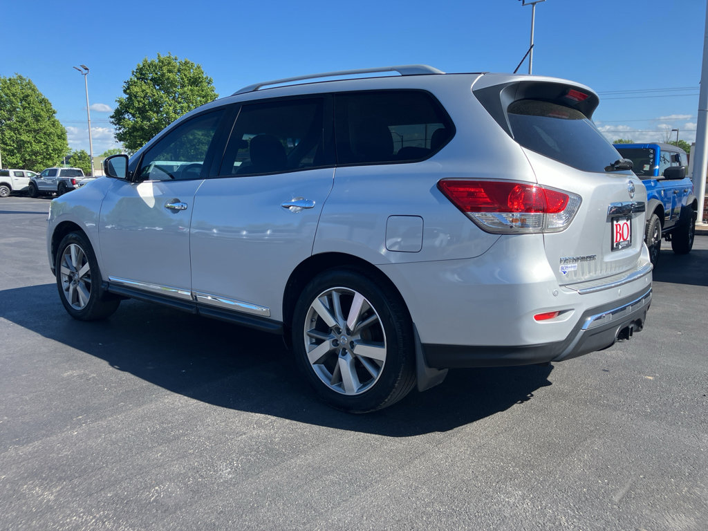 Used 2016 Nissan Pathfinder Platinum AWD/4WD image 3
