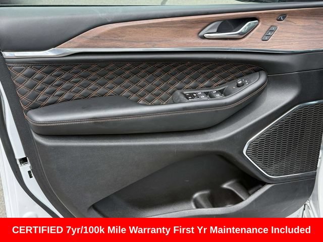 Used 2025 Jeep Grand Cherokee Summit w/ Obsidian Package AWD/4WD image 25