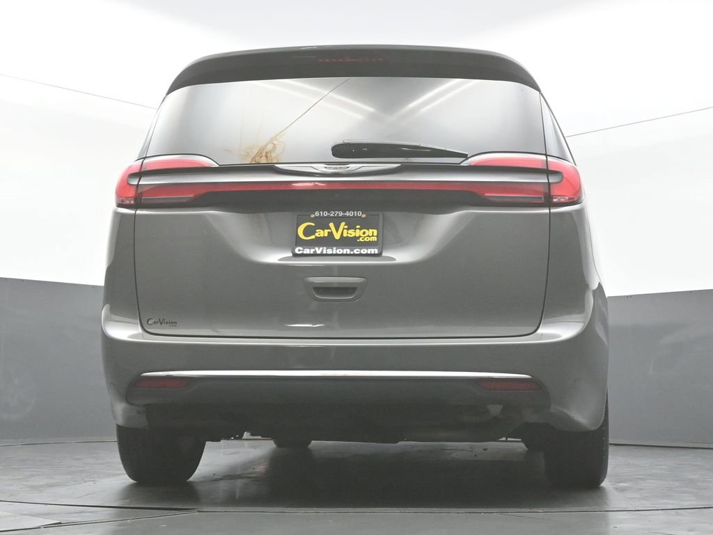 Used 2022 Chrysler Pacifica Touring-L FWD image 47