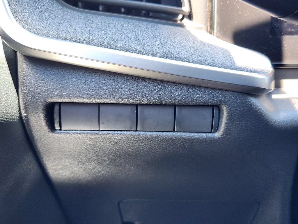 Certified 2025 Nissan Kicks SV AWD/4WD image 18