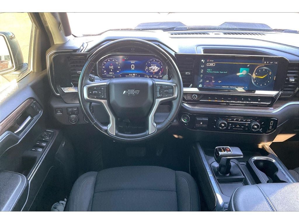 Used 2024 Chevrolet Silverado 1500 LT Trail Boss w/ Convenience Package II AWD/4WD image 6