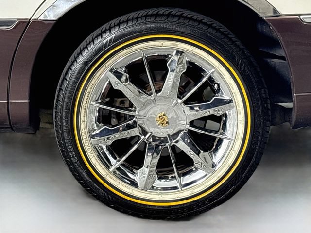 Used 2007 Lincoln Town Car Signature RWD image 28