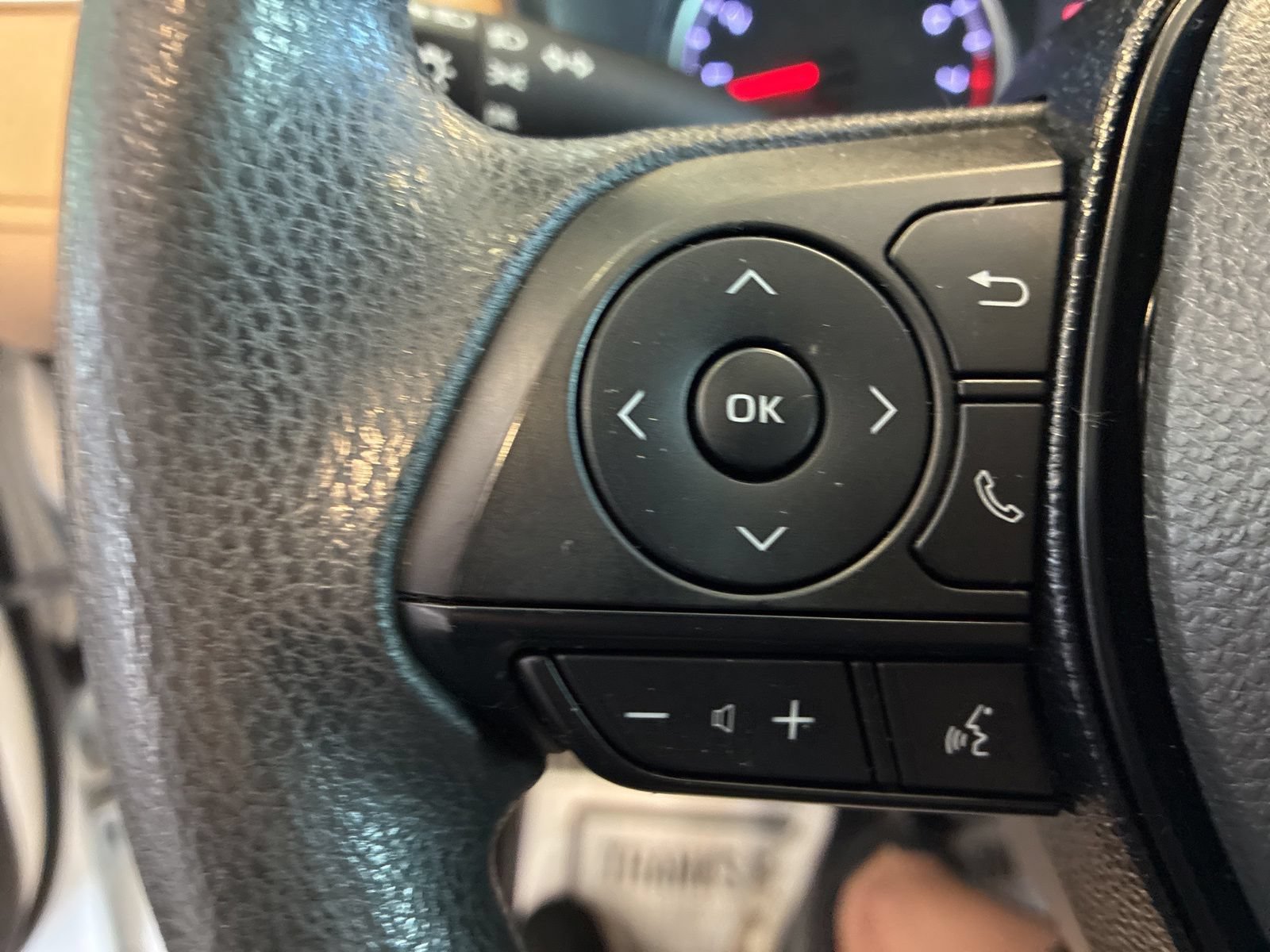 Used 2019 Toyota RAV4 LE w/ All Weather Liner Package AWD/4WD image 18