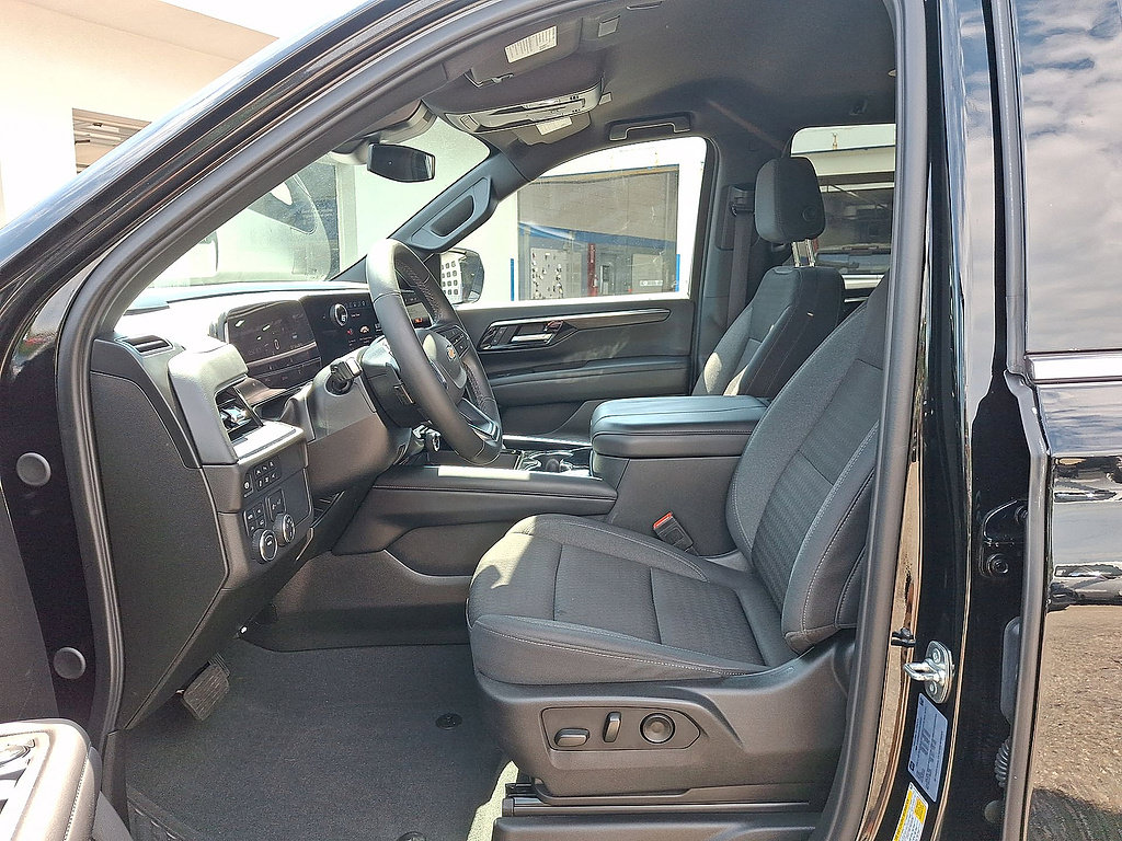 Certified 2025 Chevrolet Tahoe LS AWD/4WD image 11