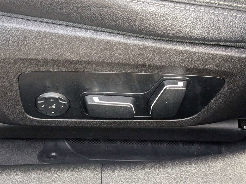 Used 2025 BMW 330i Sedan image 20