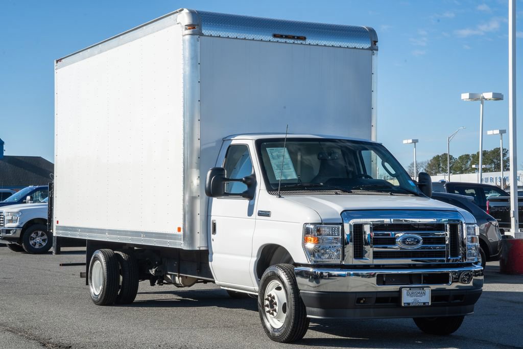 Certified 2023 Ford E-450 and Econoline 450 Super Duty w/ Power Windows & Locks Group