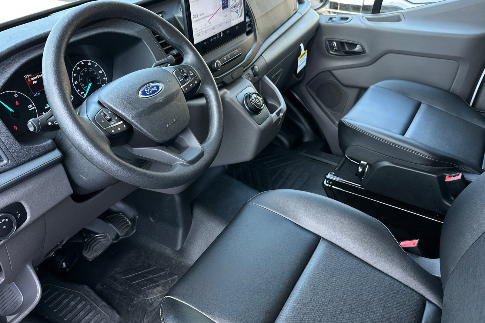 New 2025 Ford E-Transit 148 Medium Roof w/ Load Area Protection Package RWD image 9