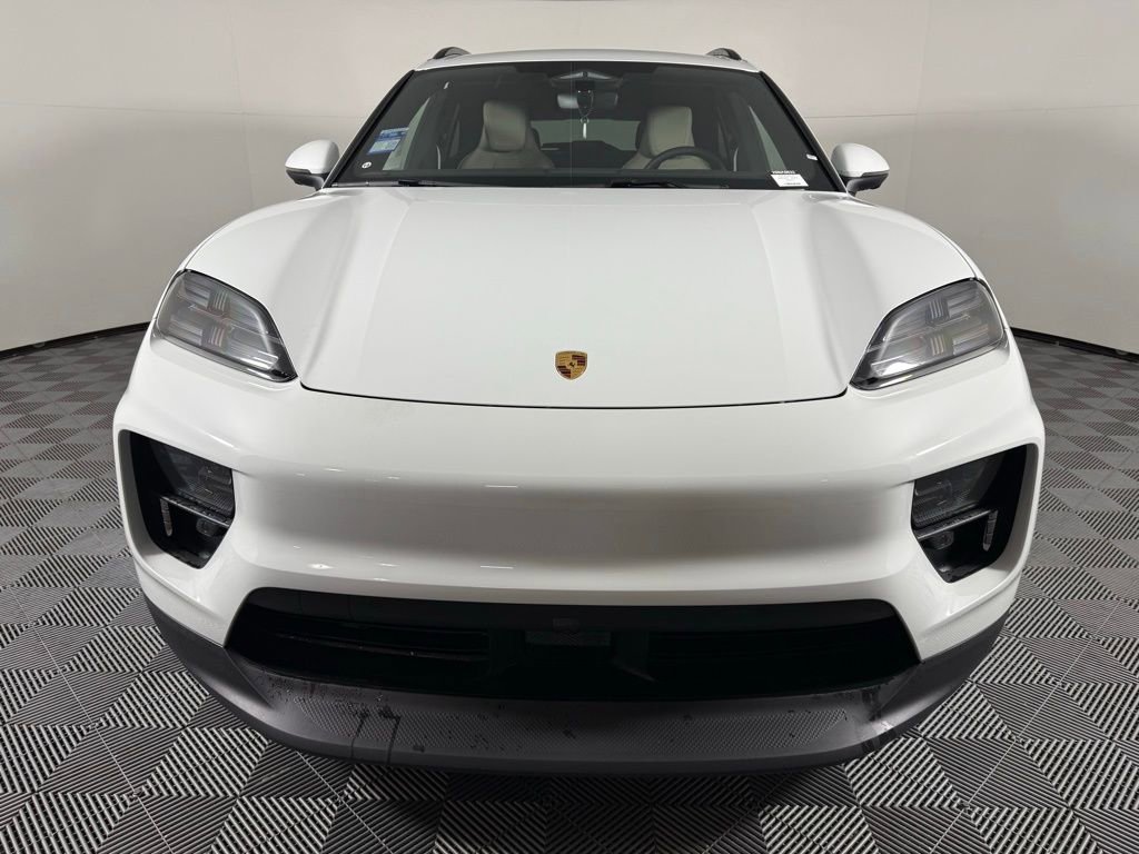 New 2025 Porsche Macan 4 Electric image 10
