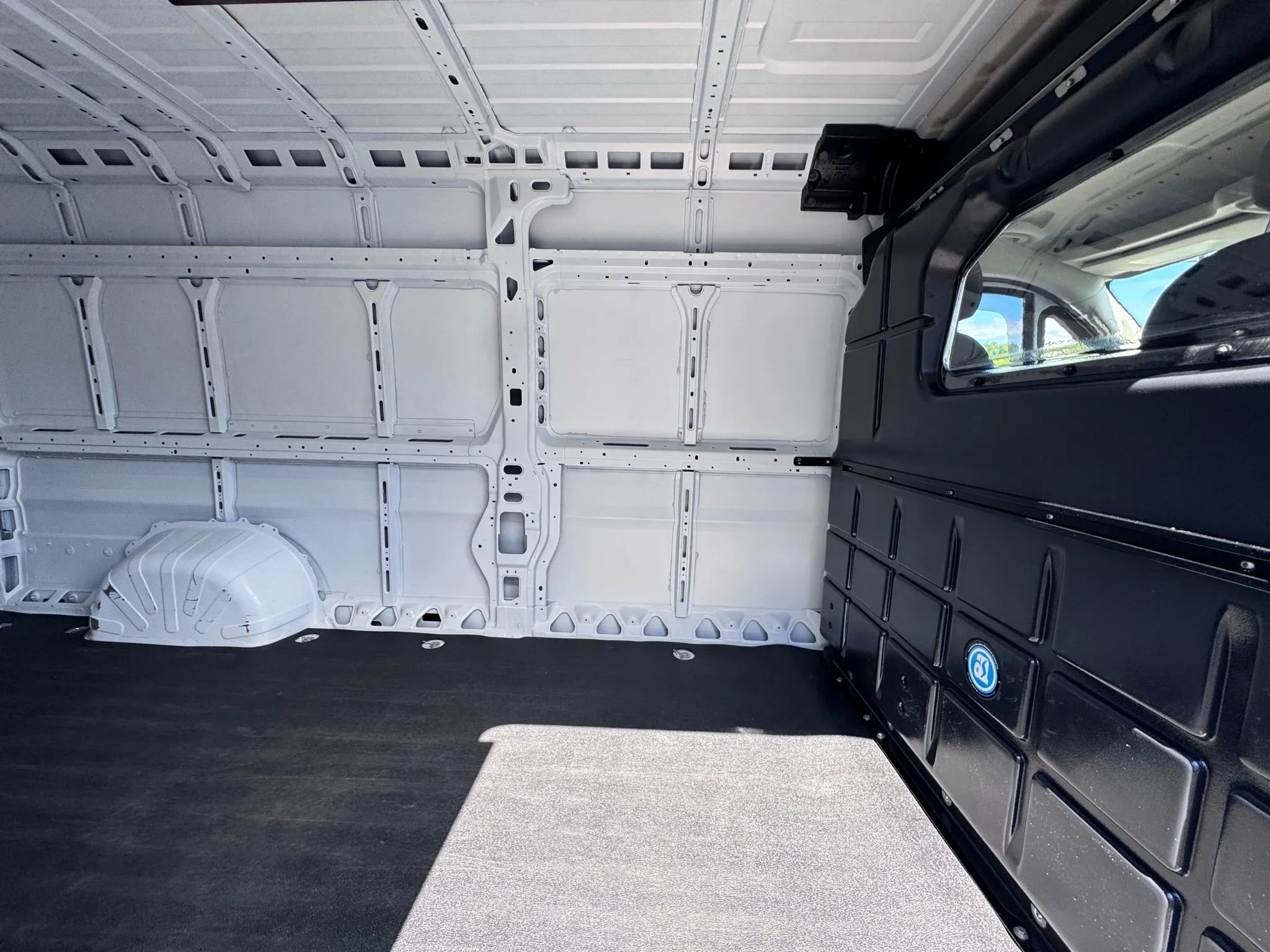 Used 2024 RAM ProMaster 3500 w/ Convenience Group FWD image 13