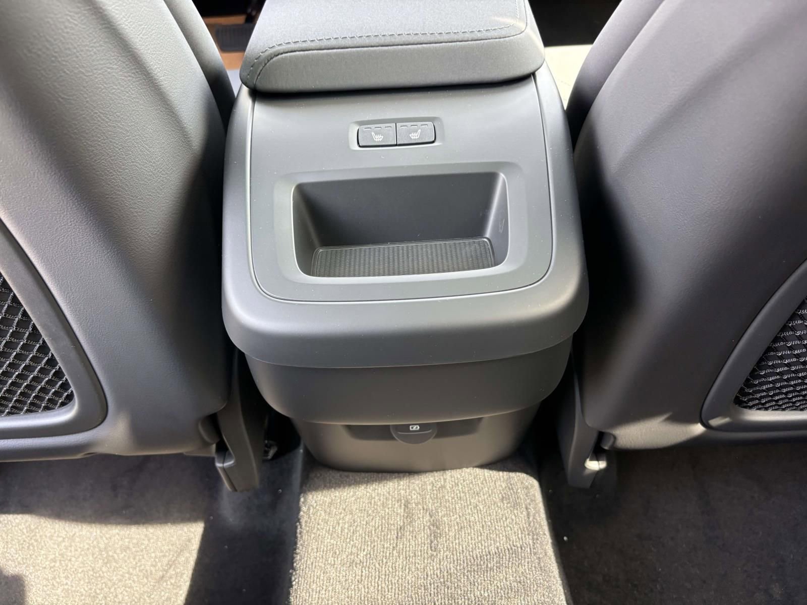 New 2026 Volvo XC60 B5 Plus w/ Protection Package Premier image 31