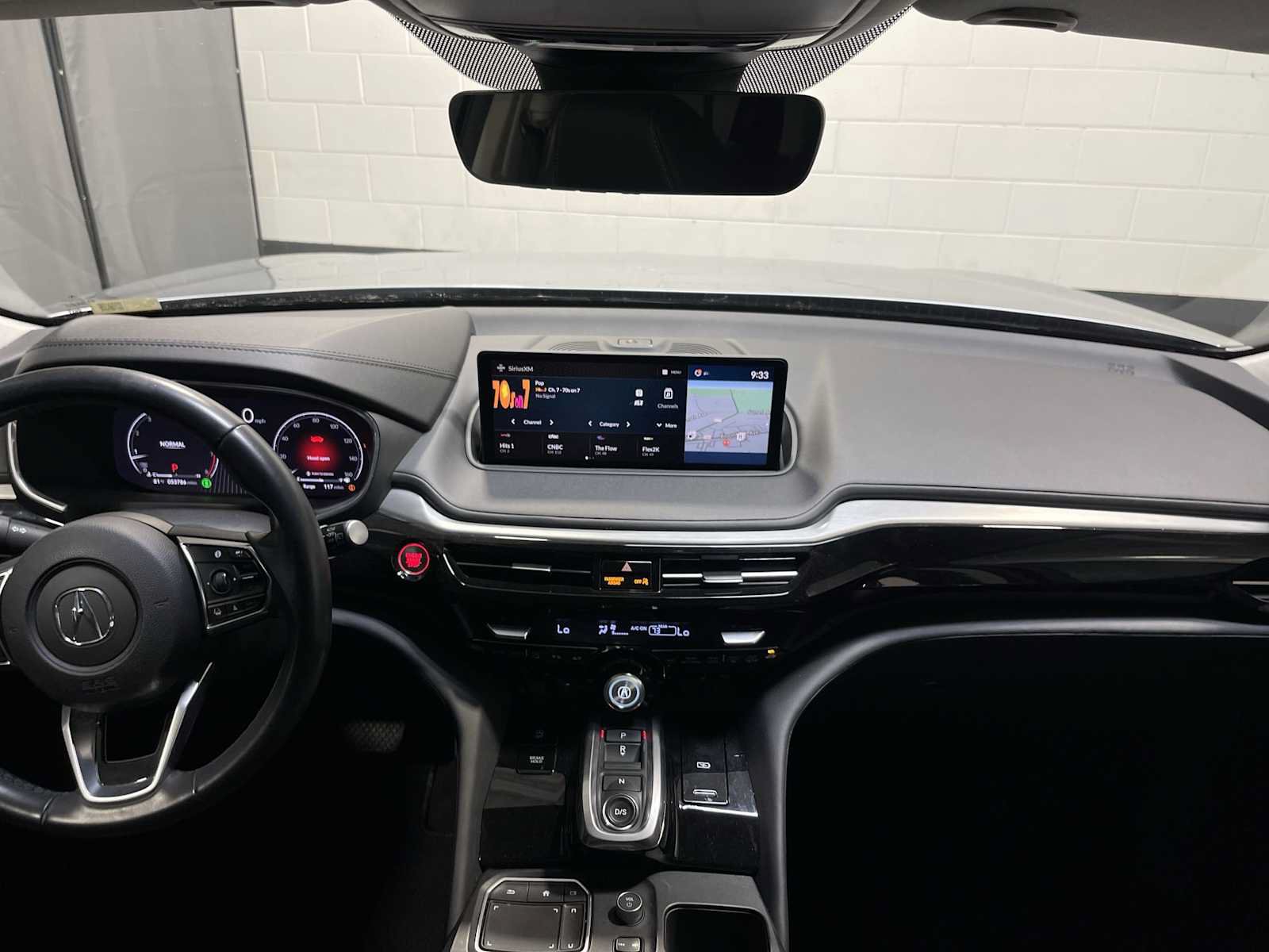 Used 2024 Acura MDX SH-AWD w/ Technology Package image 10