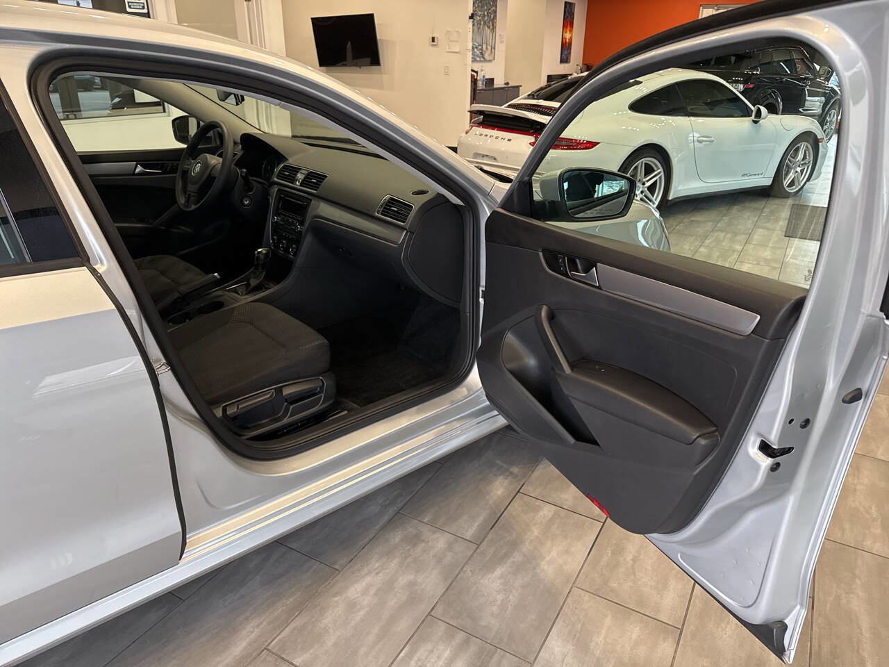 Used 2015 Volkswagen Passat 1.8T S FWD image 32