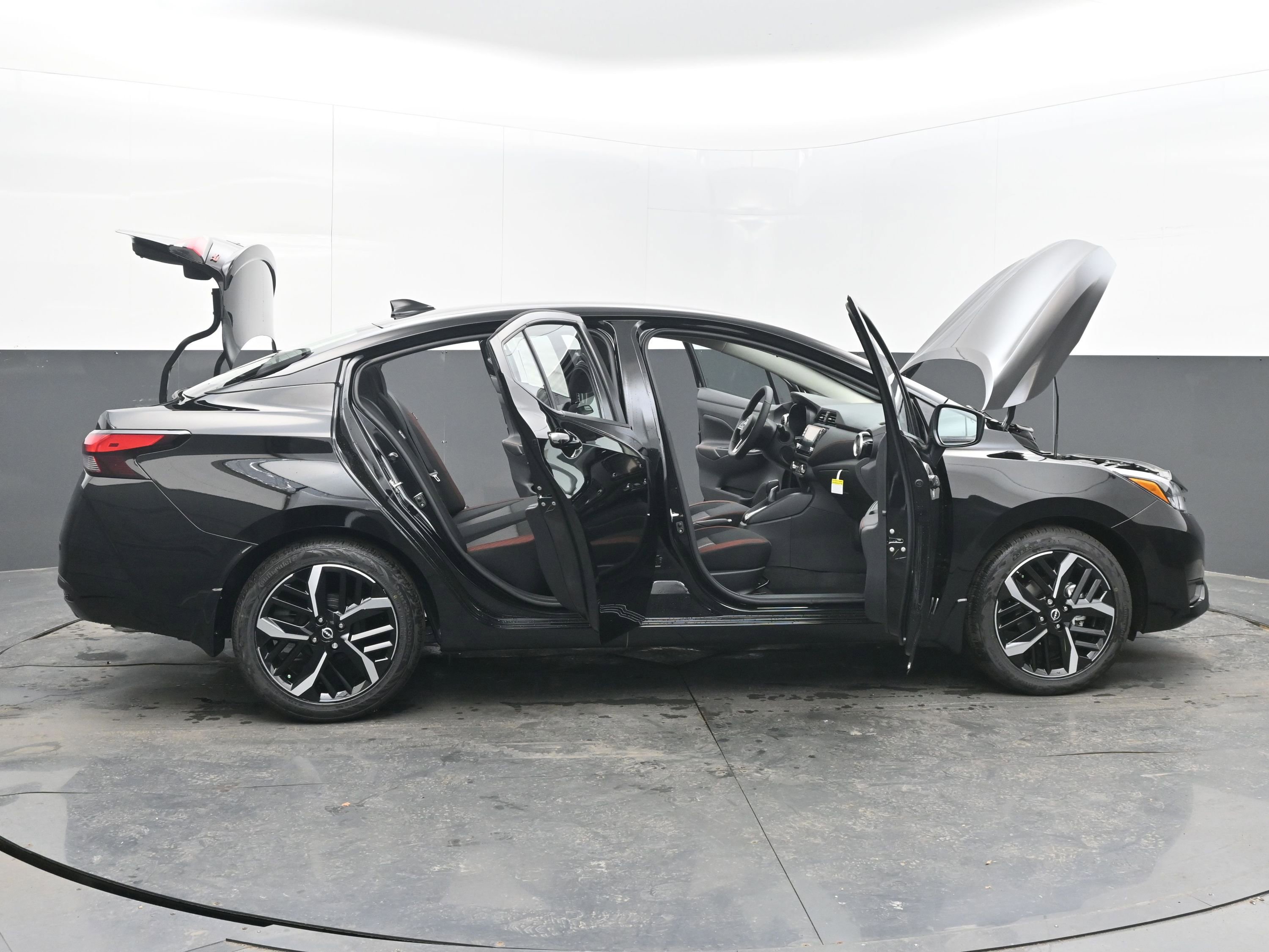 New 2025 Nissan Versa SR image 45