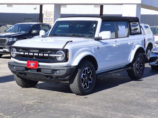 Used 2023 Ford Bronco Outer Banks image 3
