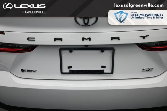 Used 2025 Toyota Camry SE w/ Multimedia Upgrade Package FWD image 9