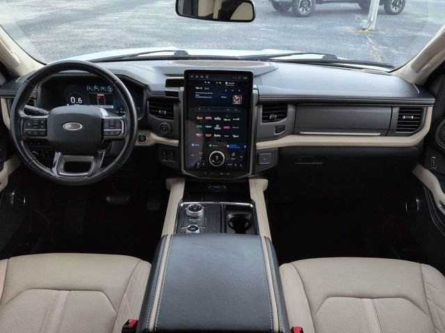 Used 2023 Ford Expedition Platinum AWD/4WD image 17