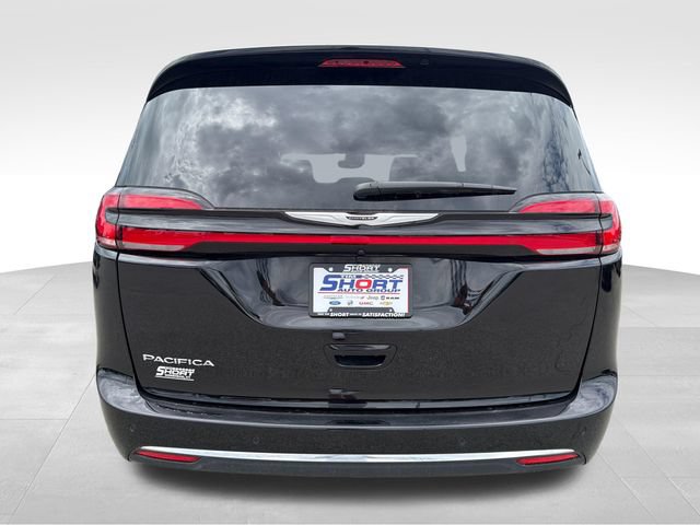 Used 2026 Chrysler Pacifica Select FWD image 11