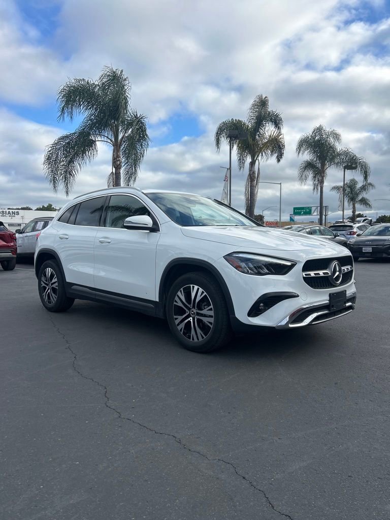 Used 2025 Mercedes-Benz GLA 250 4MATIC image 5