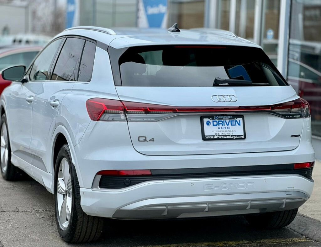 Used 2024 Audi Q4 e-tron Premium Plus w/ Premium Plus image 3