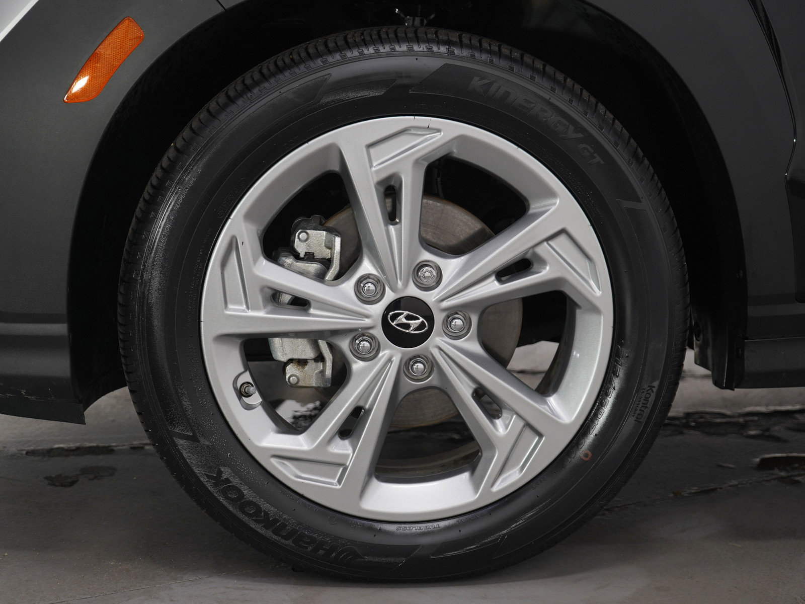 Used 2023 Hyundai Kona SEL w/ Cargo Package image 28