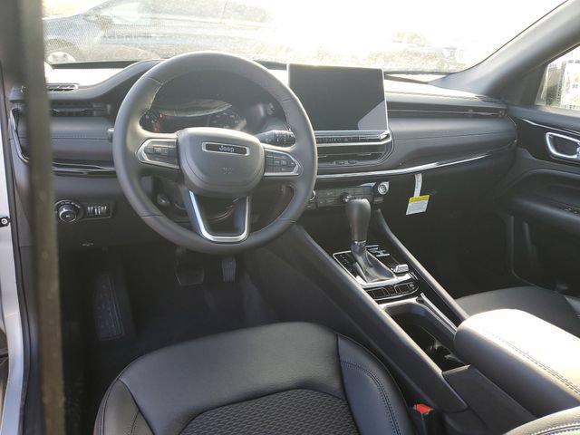 New 2026 Jeep Compass Latitude image 6