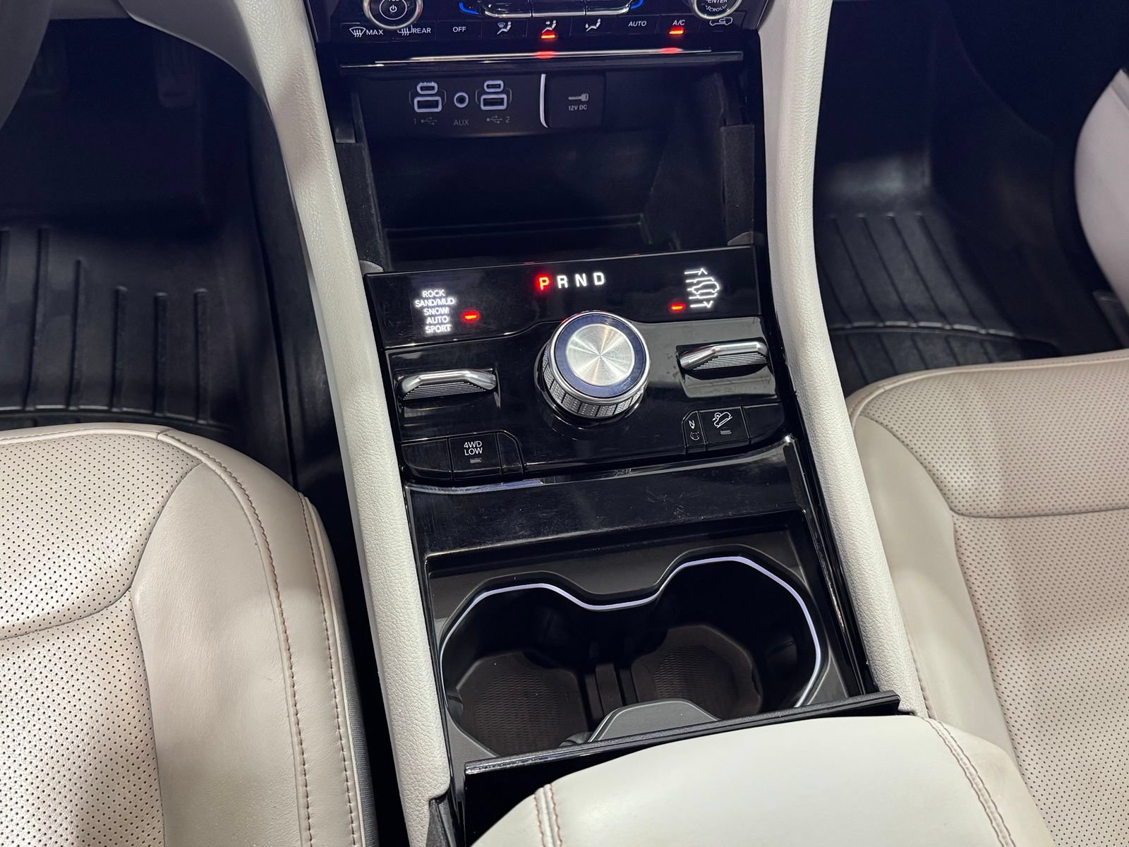 Used 2023 Jeep Grand Cherokee Overland AWD/4WD image 25