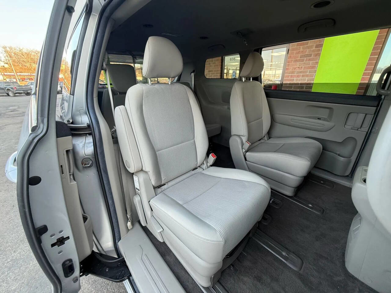 Used 2020 Kia Sedona LX FWD image 18