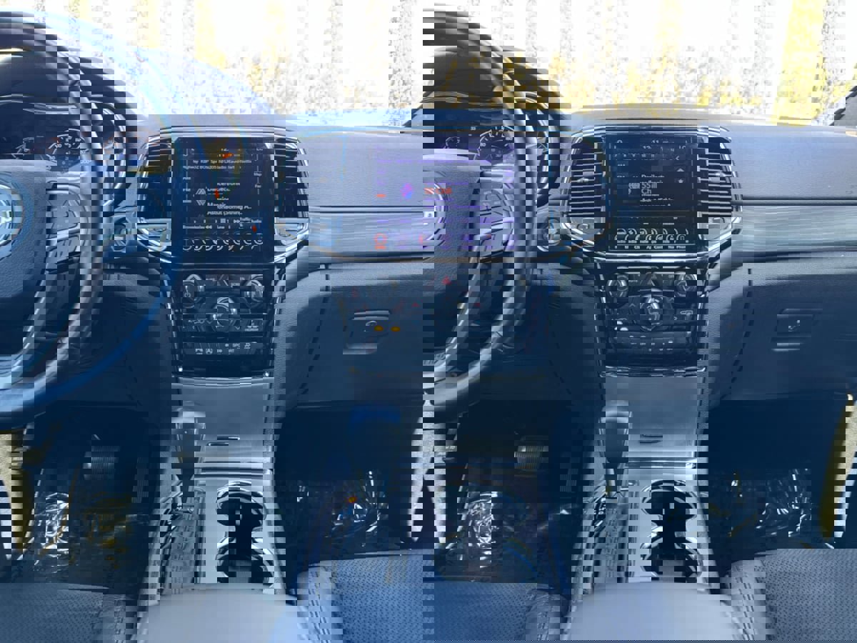 Used 2019 Jeep Grand Cherokee Altitude image 15